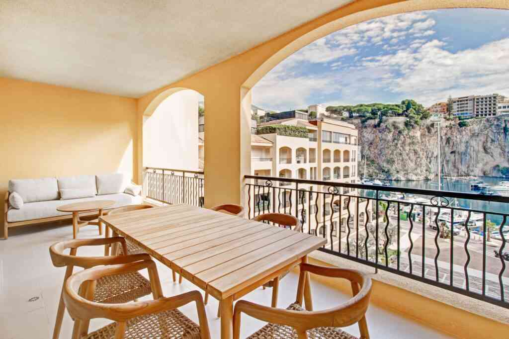 REFURBISHED_3_BEDROOMS_APARTMENT_ON_FONTVIEILLE_MARINA