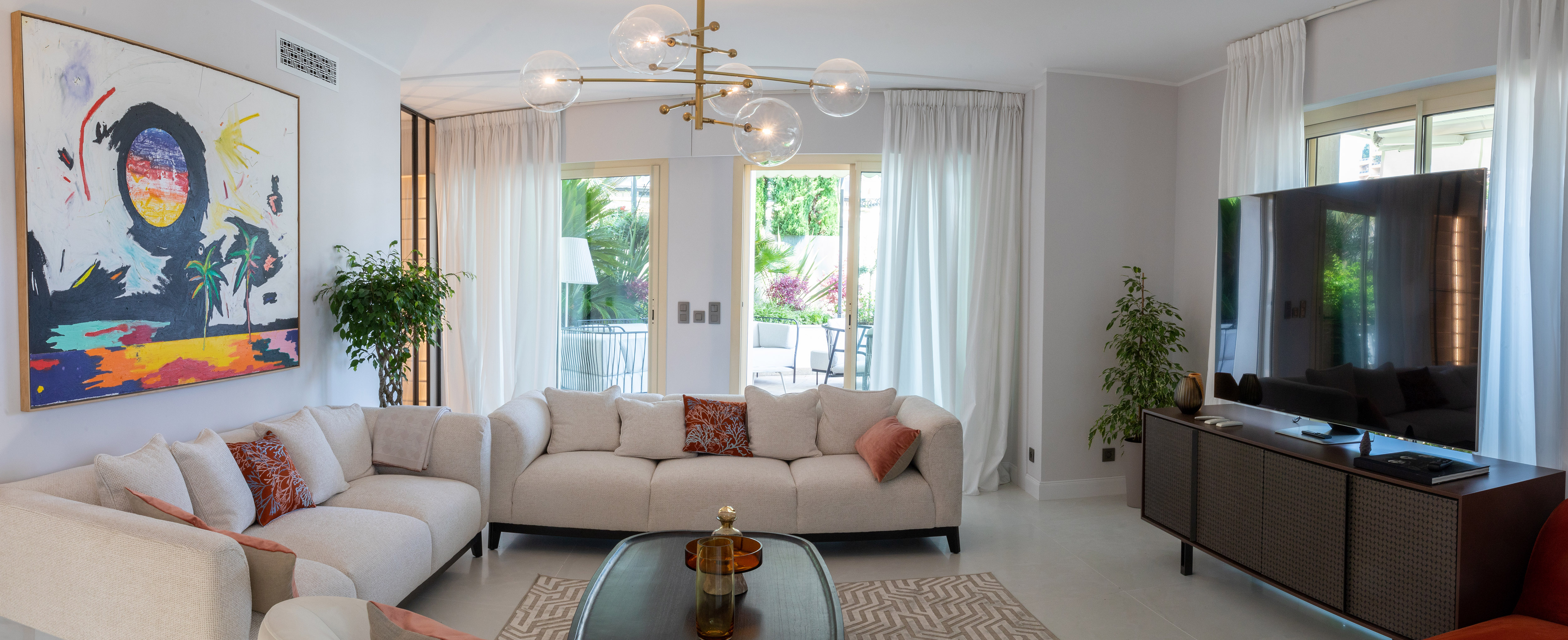 Résidence d’Exception avec Terrasse de Plain-Pied – Appartement Familial Luxueusement Rénové à Monaco