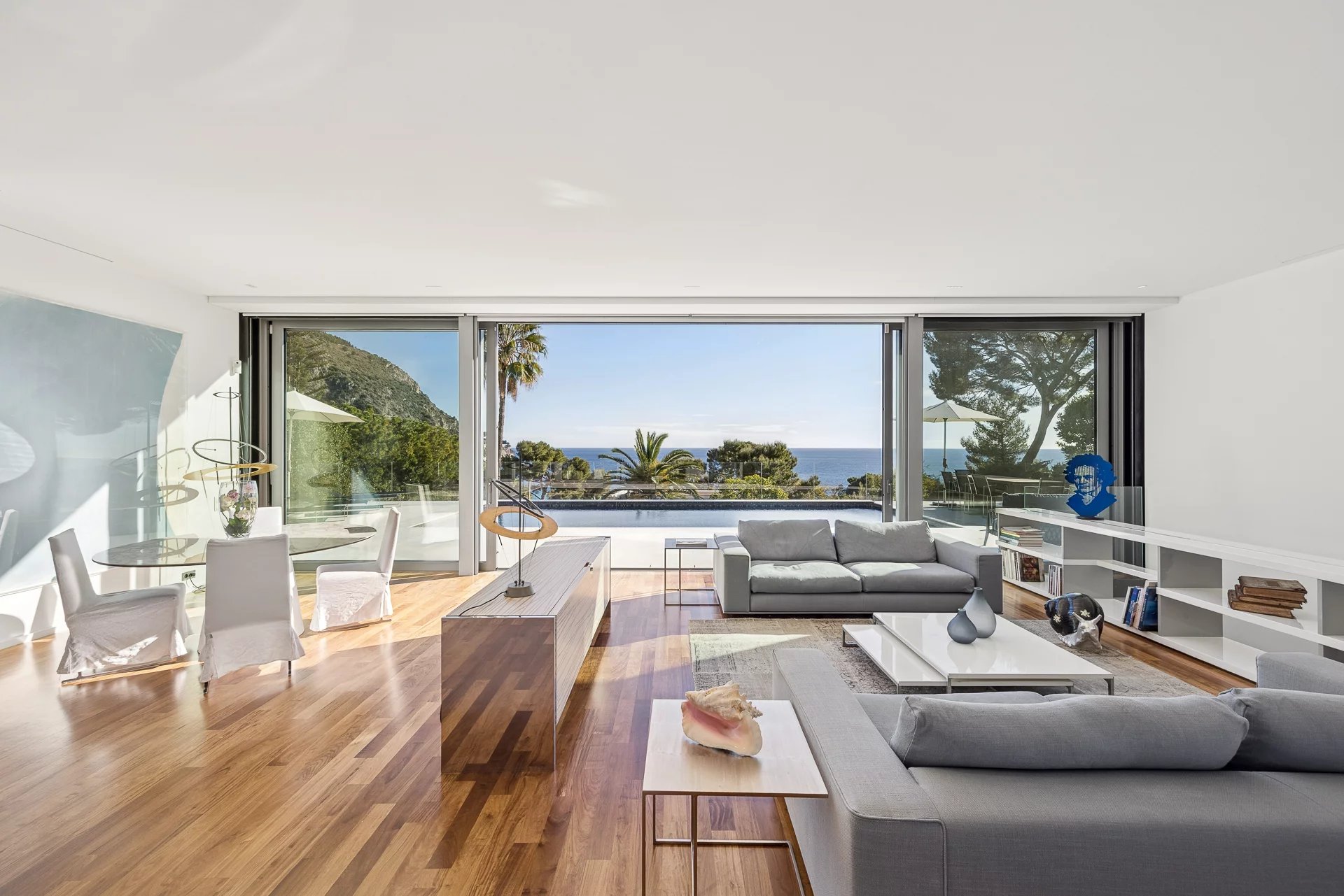 Superbe villa contemporaine à quelques minutes de Monaco